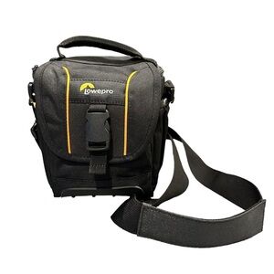 Lowepro Adventura SH 120 II Camera Bag With Shoulder Adjustable Strap